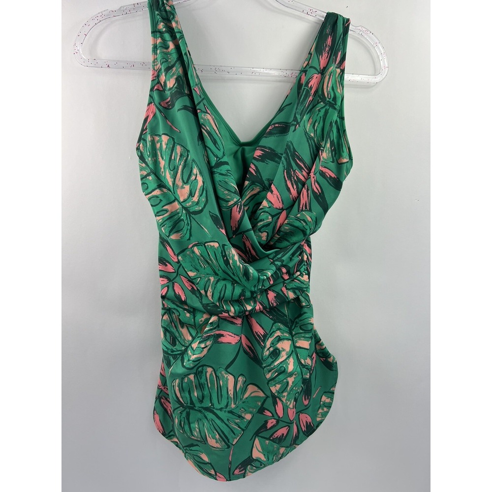 d & co Beach One Piece Bathingsuit Size 8 Green and Pink Hawaiian Florals‎